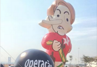 VEJA VÍDEO: Dilma inflável participa de desfile de 7 de setembro em Brasília