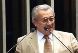 SEM ACÚMULO: Senador Maranhão dá exemplo e devolve aposentadoria da Câmara