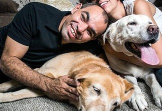 Cupidos, cães-guias ajudam casal de deficientes visuais a se apaixonar