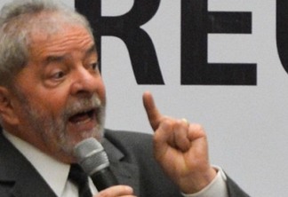 Brasília - O ex-presidente Luiz Inácio Lula da Silva participa da Reunião do Diretório Nacional do PT, que ocorre no Centro de Convenções Brasil 21, zona central de Brasília (Antonio Cruz/Agência Brasil)