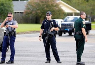 Atirador abre fogo e três policiais morrem nos Estados Unidos