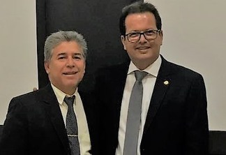 Leto Viana prestigia posse do novo presidente do TCE-PB e reforça caráter transparente de sua gestão em Cabedelo