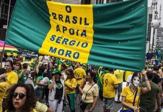 Grupos pró-impeachment vão voltar às ruas neste domingo 26 para defender Lava Jato - VEJA VÍDEO