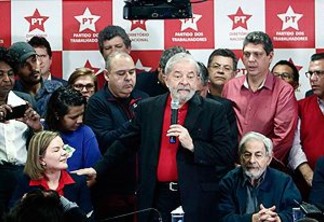 VEJA VÍDEO 'Quem acha que é o fim do Lula quebrará a cara', afirma petista em coletiva
