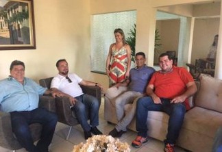 Antônio Mineral anuncia filiação ao PSB durante almoço com socialistas