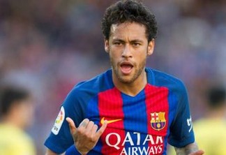 Neymar vai ao treino para se despedir de companheiros do Barcelona