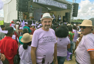 Deputado Jeová Campos participa de Marcha das Mulheres em Lagoa de Roça e elogia movimento