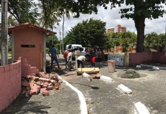 CASO DE POLÍCIA: Derrubada do portão da granja por Pâmela Bório vai parar na delegacia