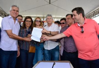 Ao lado do deputado Gervásio Maia, Ricardo Coutinho participa de inauguração da Barragem de Cacimbinha