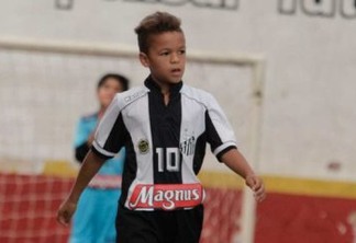 Puma fecha patrocínio com garoto de nove anos, promessa do Santos