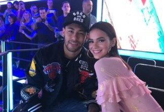 EMOÇÃO: Neymar e Bruna Marquezine acompanham de perto a final do 'The Voice Kids'