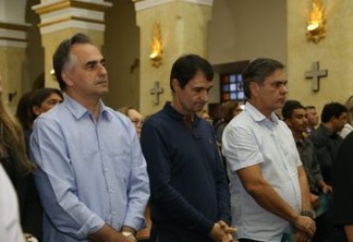 Luciano Cartaxo acompanha missa de 7º dia de falecimento de Rômulo Gouveia