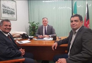 Prefeitos de Juro e Cacimbas reafirmam apoio à reeleição de Aguinaldo Ribeiro: “Um político que dignifica a Paraíba”