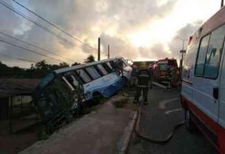 NA ILHA DO BISPO: Ônibus com trabalhadores tomba e 10 ficam feridos