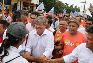 João Azevedo participa de Caravana do Trabalho em Campina Grande