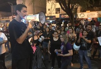 ELAS SIM! Estudantes saem às ruas contra demissão de professoras da FIP que aderiram ao movimento #ELENÃO - VEJA VÍDEOS