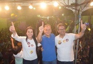 Rafaela Camaraense intensifica atividades de campanha e participa de comício, carreata e passeata no fim de semana