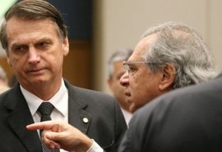 Candidato do PSL à Presidência, Jair Bolsonaro, conversa com economista Paulo Guedes durante evento no Rio de Janeiro
06/08/2018 REUTERS/Sergio Moraes
