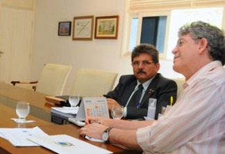 RECONHECENDO LIDERANÇA DE RICARDO: Após encontro com deputados apoiadores Galdino faz reunião com governador na Granja Santana 