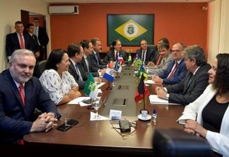 João Azevedo discute políticas de segurança pública no Fórum de Governadores em Brasília