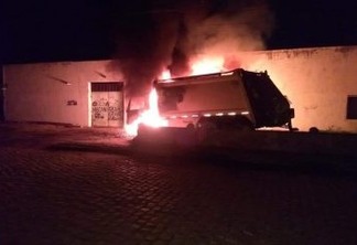 ATAQUES EM SÉRIE: Caminhão de lixo e ônibus são incendiados por criminosos no Ceará