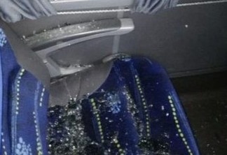 ATAQUE: Ônibus do Campinense é atingido por pedradas na saída do estádio Amigão