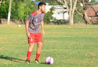 CAMPINENSE: Alex Mineiro treina normalmente, não sente dor no tornozelo e está à disposição: 'Foi só um susto'