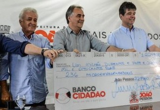 Luciano Cartaxo libera microcrédito do Banco Cidadão