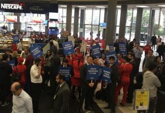 Funcionários da Avianca fazem protesto em Aeroporto