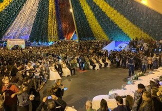 MAIOR SÃO JOÃO DO MUNDO: 164 casais oficializam união durante casamento coletivo em Campina Grande