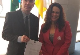 Janaina Paschoal protocola pedido de impeachment contra Dias Toffoli