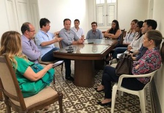 Ruy ouve diretores e médicos para garantir investimentos federais no São Vicente de Paulo