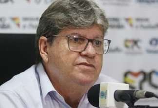 'NÃO HÁ PRESSA': João Azevedo comenta substituição de Luís Torres na Secom