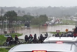 ALAGAMENTOS E MORTES: Fortes chuvas causam transtornos no Grande Recife; tráfego está comprometido - VEJA VÍDEO