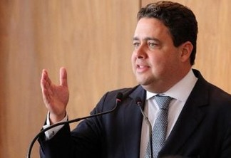 Após embate com Bolsonaro: Felipe Santa Cruz diz ser alvo de ameaças