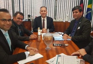 Em Brasília: Aguinaldo recebe prefeito e garante parcerias para Sertão