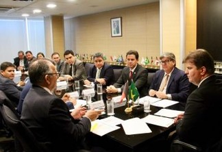 Em reunião com João Azevêdo e deputados, ministro Canuto garante conclusão de eixo leste e descarta racionamento em CG; VEJA VÍDEO