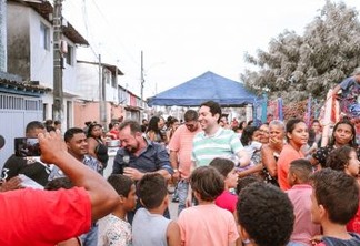 Deputado Felipe Leitão comemora dia das crianças nas comunidades do município de Cabedelo