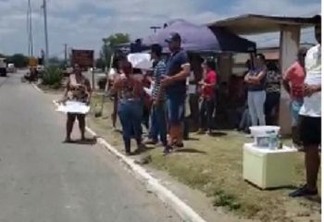 Moradores protestam e pode haver invasão das casas do Aluízio Campos em Campina Grande ainda nessa sexta-feira; ouça