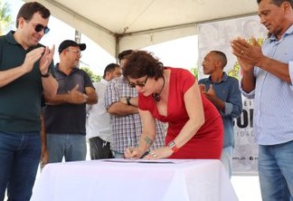 RECURSOS PRÓPRIOS: Márcia Lucena assina Ordem de Serviço para revitalização do Centro de Conde 