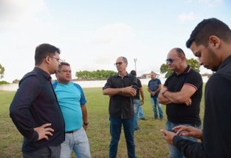 Prefeito Berg Lima faz visita técnica ao estádio Lourival Caetano e promete reabertura