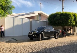 R$ 1,2 MILHÃO EM PROPINAS: PF prende prefeito de Uiraúna e faz buscas na casa de Wilson Santiago; VEJA VÍDEO