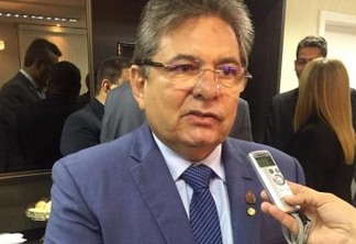 Adriano Galdino comenta decisão de João Azevedo e afirma que governador acertou ao deixar PSB