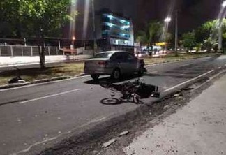 Motocicleta colide em carro e criança é arremessada e internada em estado grave, em João Pessoa