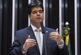 Ruy Carneiro cobra plano de contingência do governo e prefeituras contra coronavírus