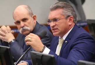 Câmara aprova projeto do Deputado Julian Lemos que suspende cadastro negativo durante calamidade