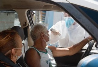 Prefeitura de Bayeux faz barreira sanitária para prevenção do coronavírus e distribui máscaras