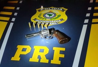 PRF na Paraíba prende homem com arma de fogo durante abordagem em Campina Grande