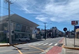 Prefeitura de João Pessoa anuncia que comércio, shoppings e praia continuarão fechados e cidade permanece sem transporte público