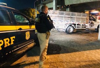 PRF recupera caminhonete roubada, na Paraíba